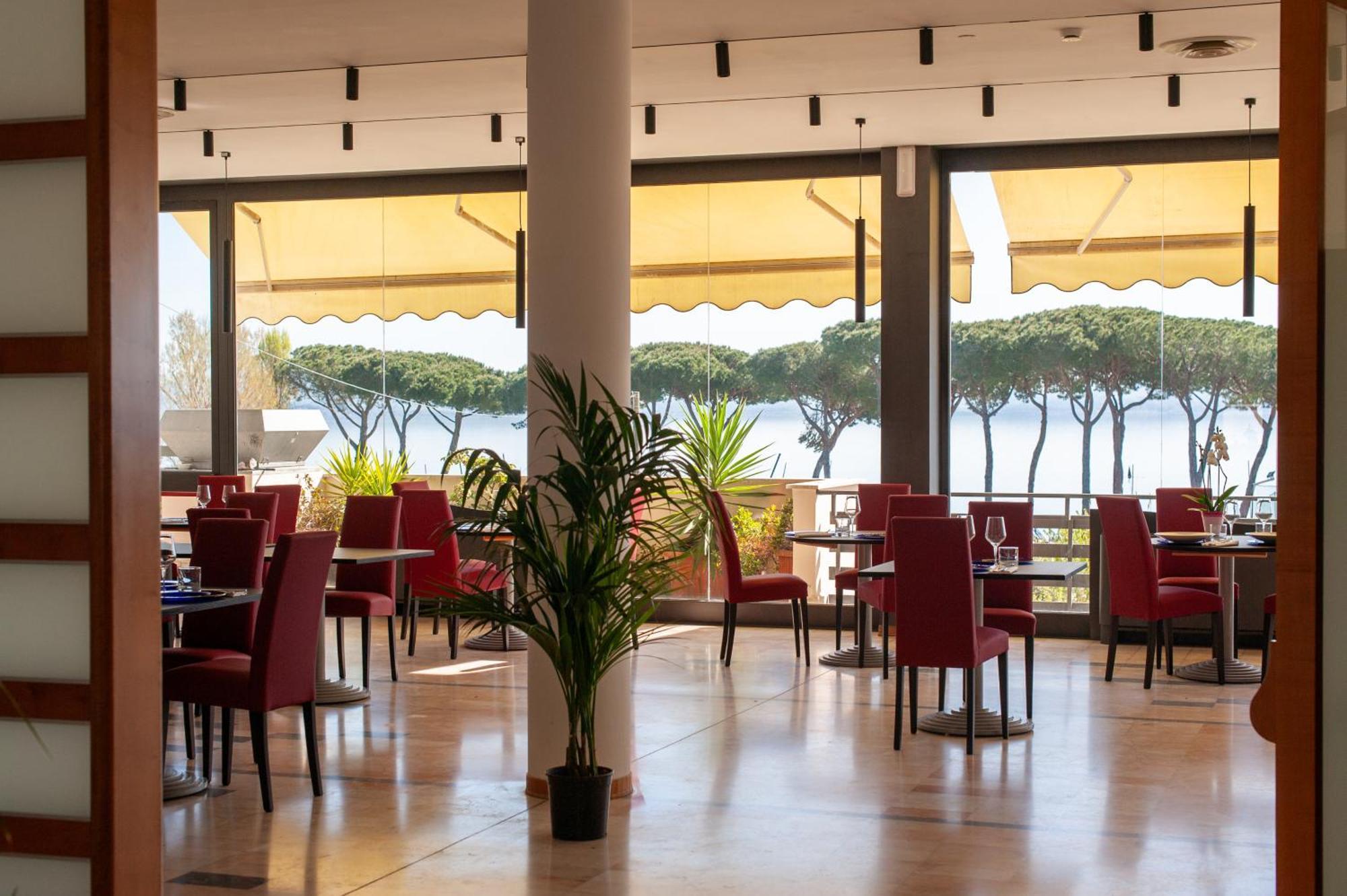 Ha Hotel Bracciano  Exteriör bild